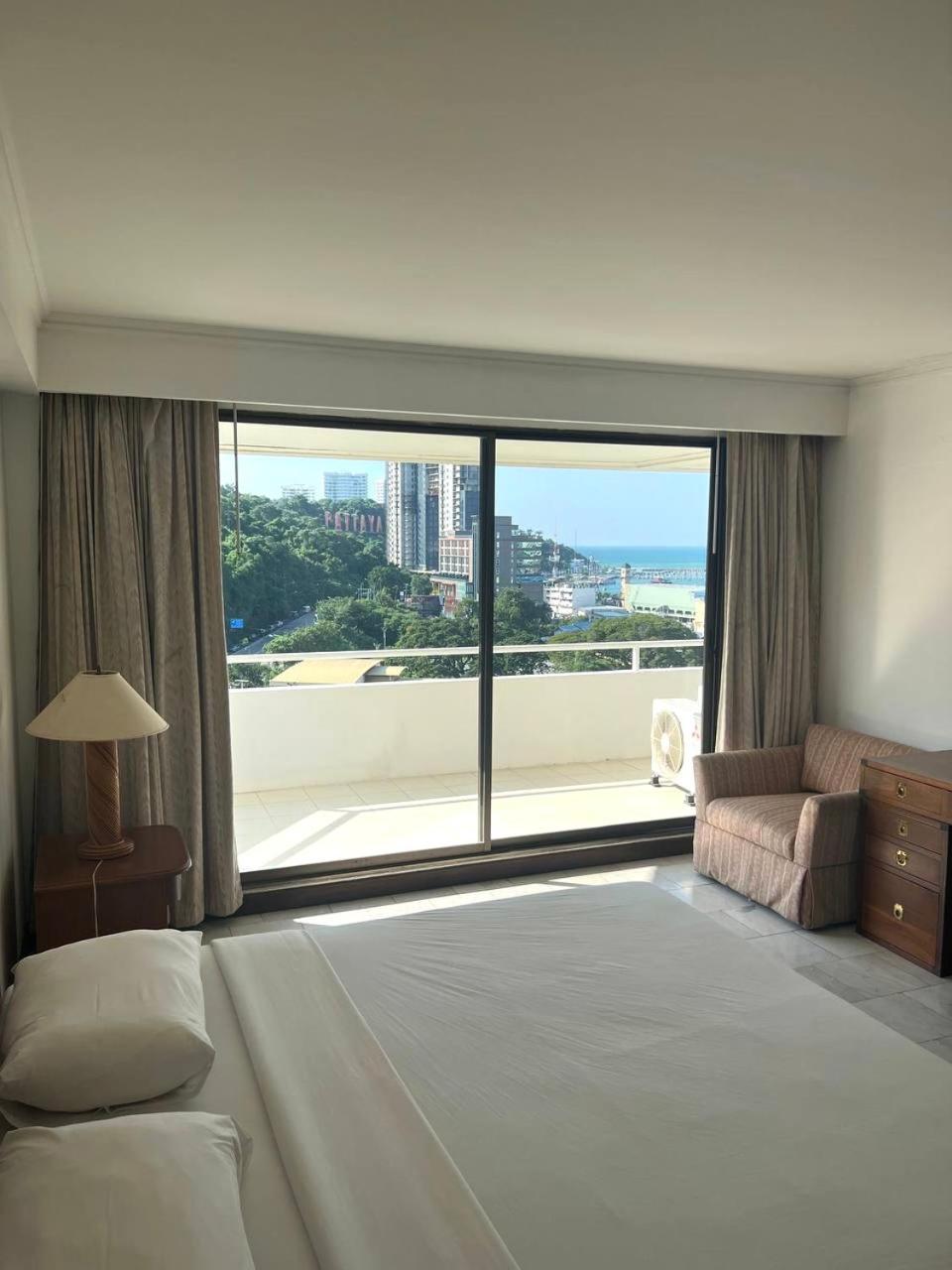 The Monaco Residence Pattaya Buitenkant foto