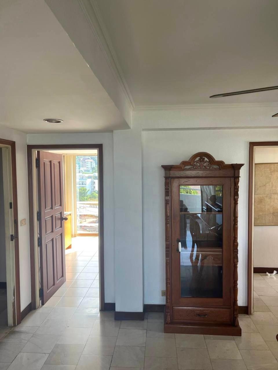 The Monaco Residence Pattaya Buitenkant foto
