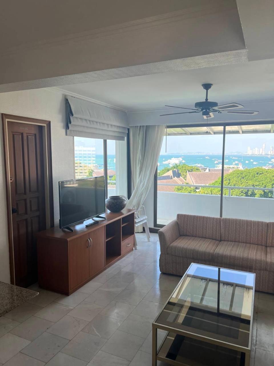 The Monaco Residence Pattaya Buitenkant foto
