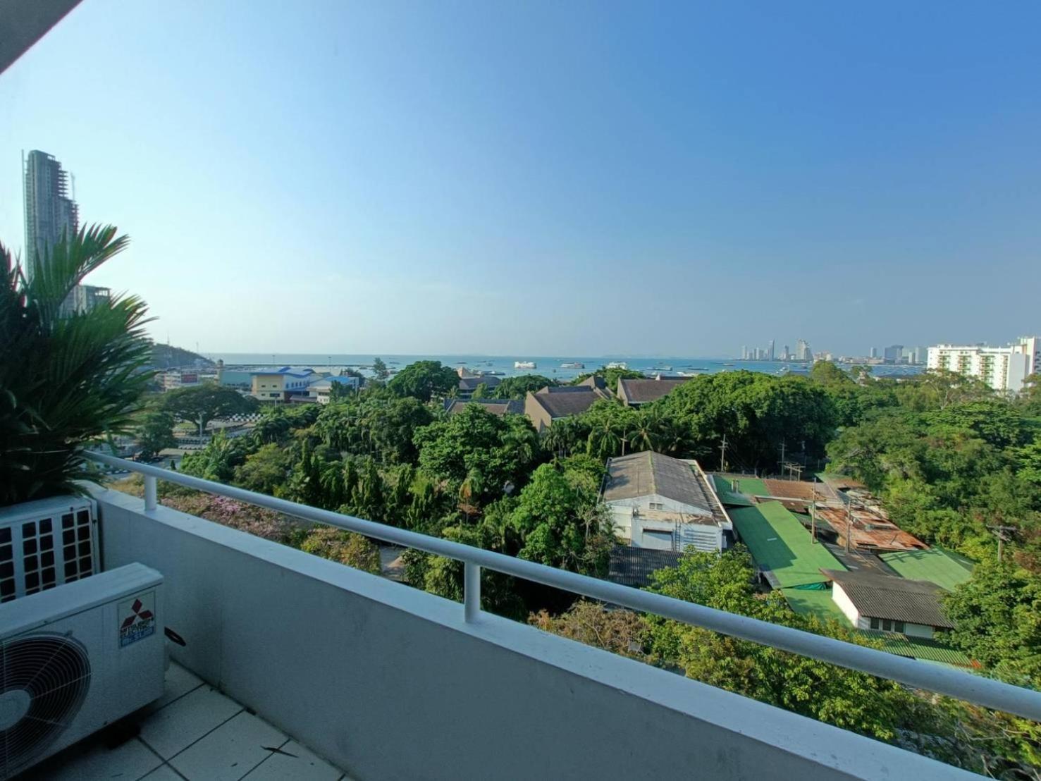 The Monaco Residence Pattaya Buitenkant foto