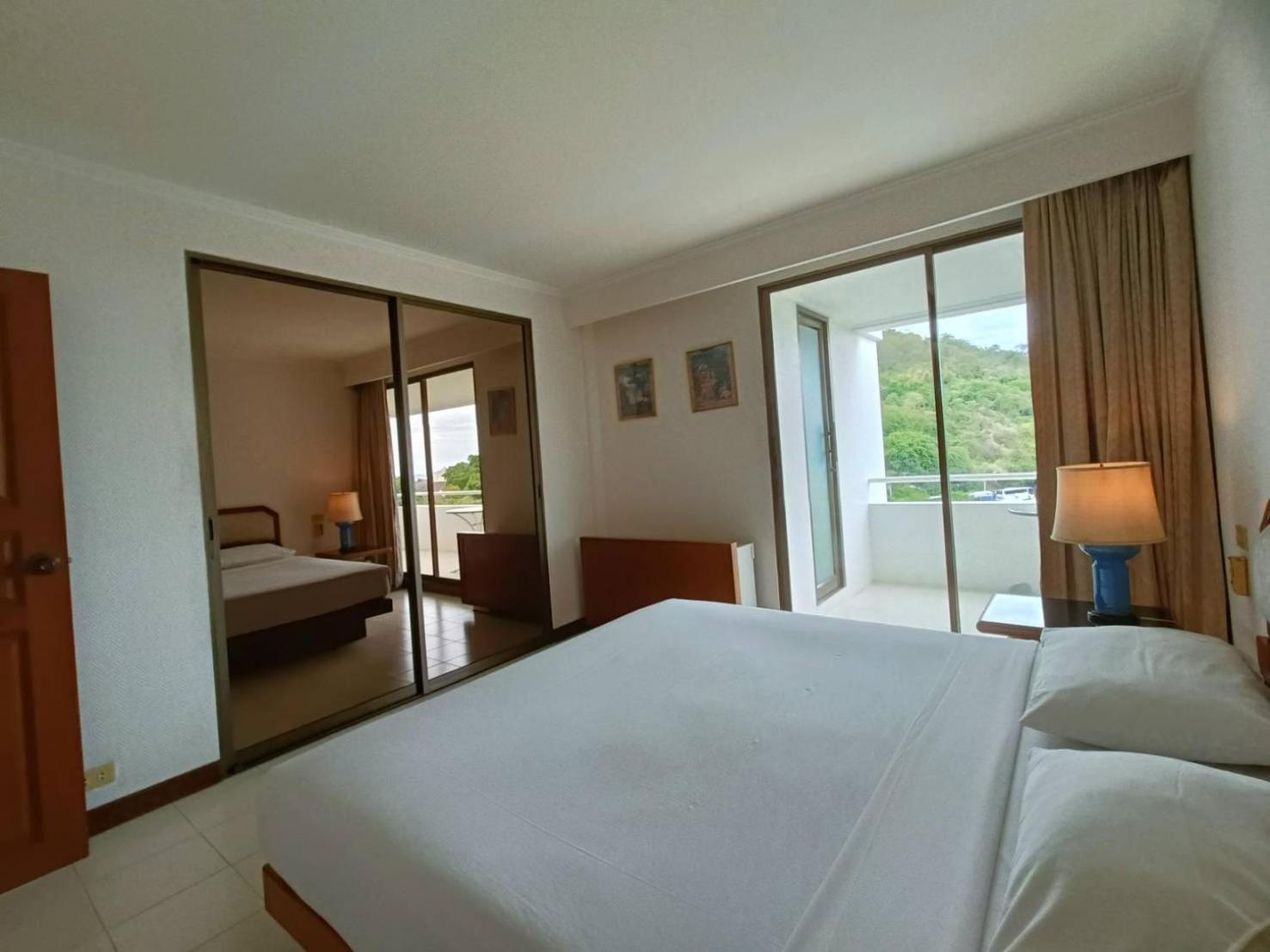 The Monaco Residence Pattaya Buitenkant foto