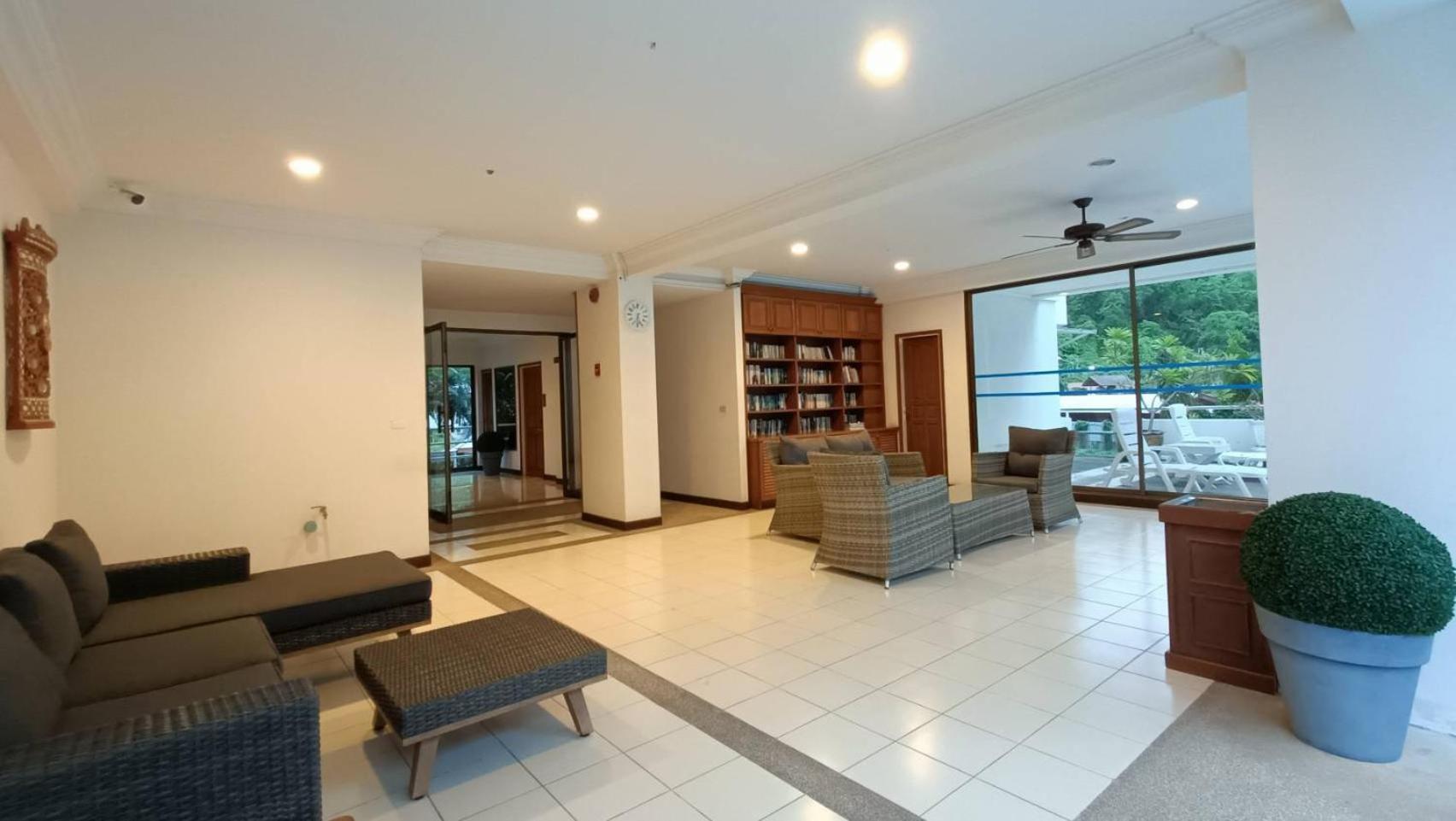 The Monaco Residence Pattaya Buitenkant foto