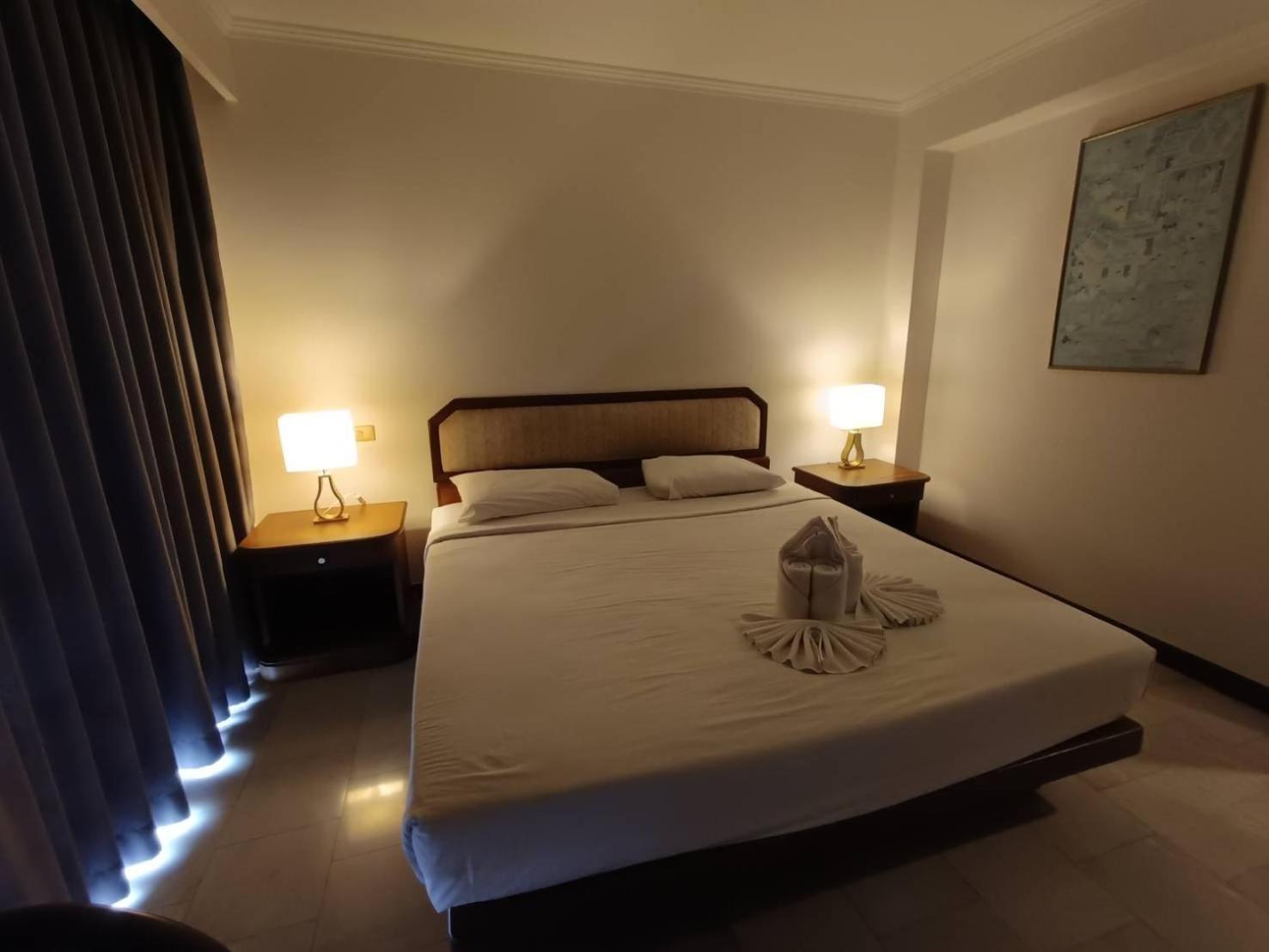 The Monaco Residence Pattaya Buitenkant foto